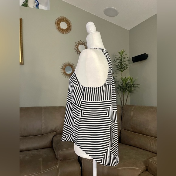 STYLISH Lush Black & White Striped Pattern Sleeveless Too Blouse Sz S Small - Picture 5 of 10